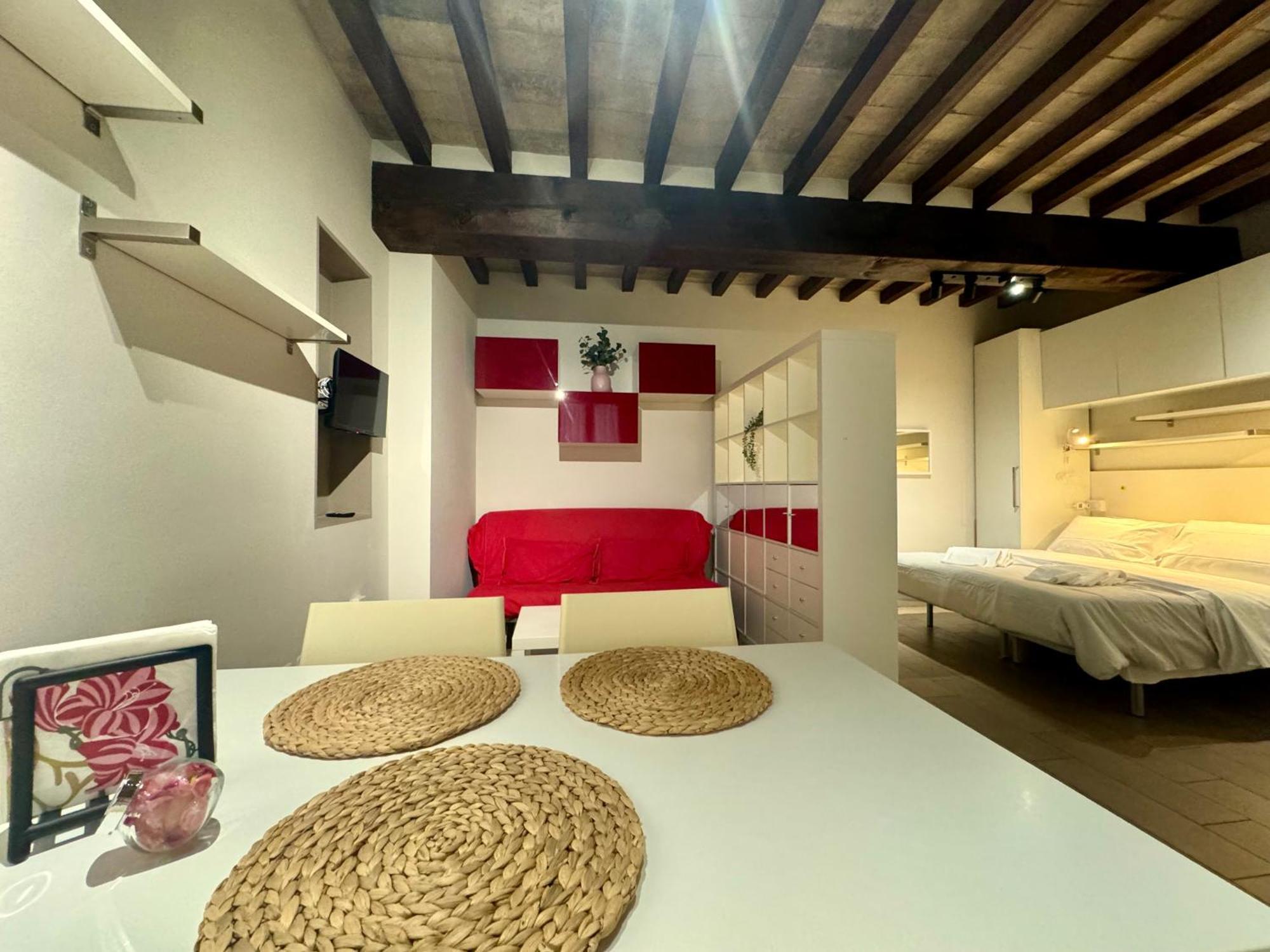 Niki O. Apartments Πάρμα Δωμάτιο φωτογραφία